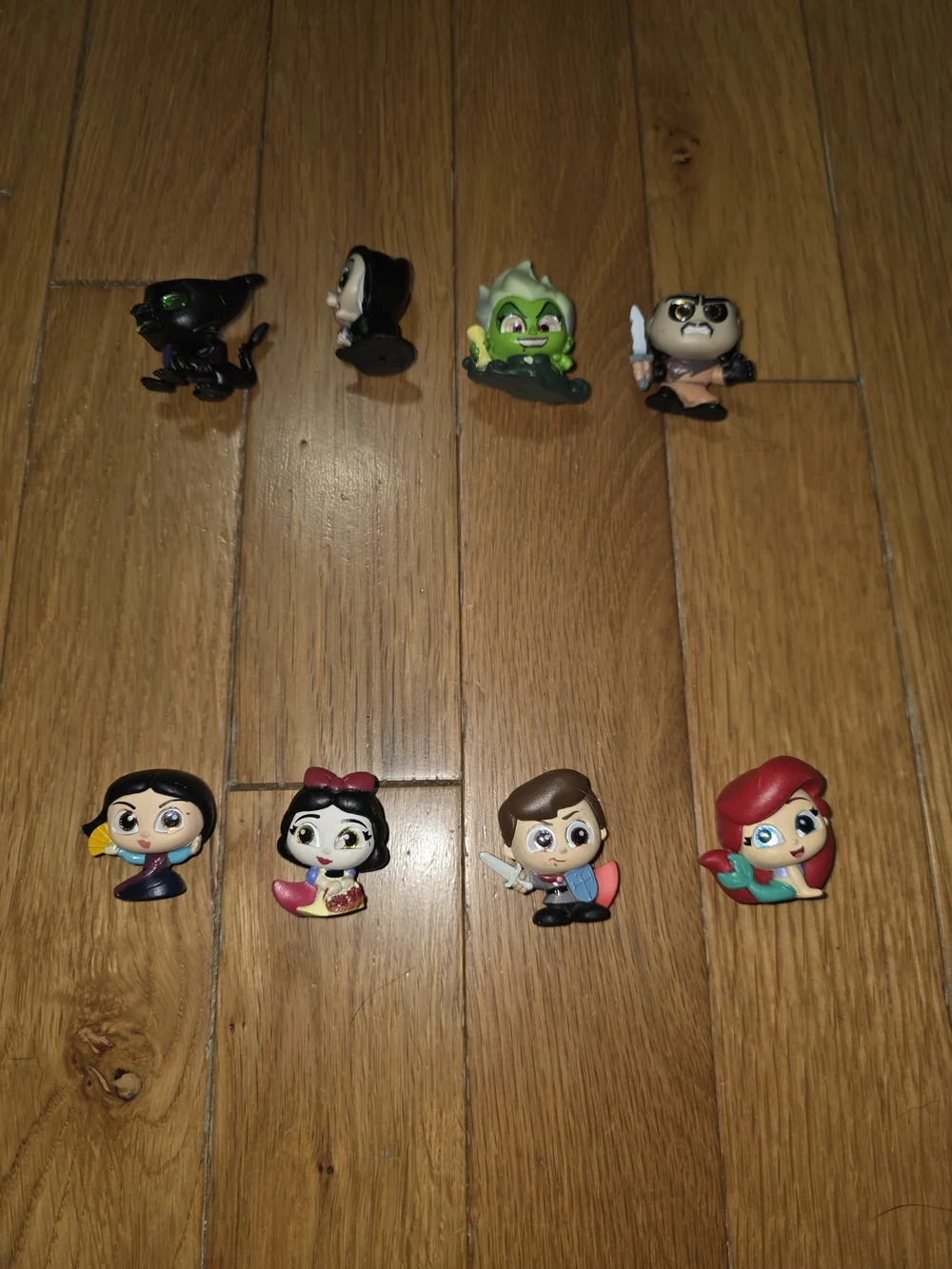 8PC DISNEY DOORABLES MALEFICENT URSULA WICKED WITCH APPLE SNOW WHITE EXACTLY